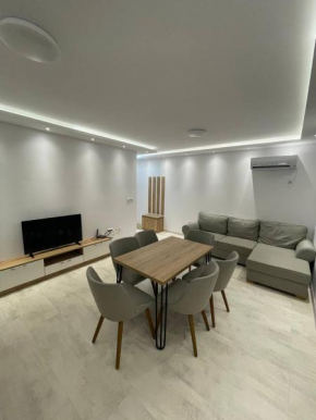 New Lazur Lux apartment near Beach with free Parking